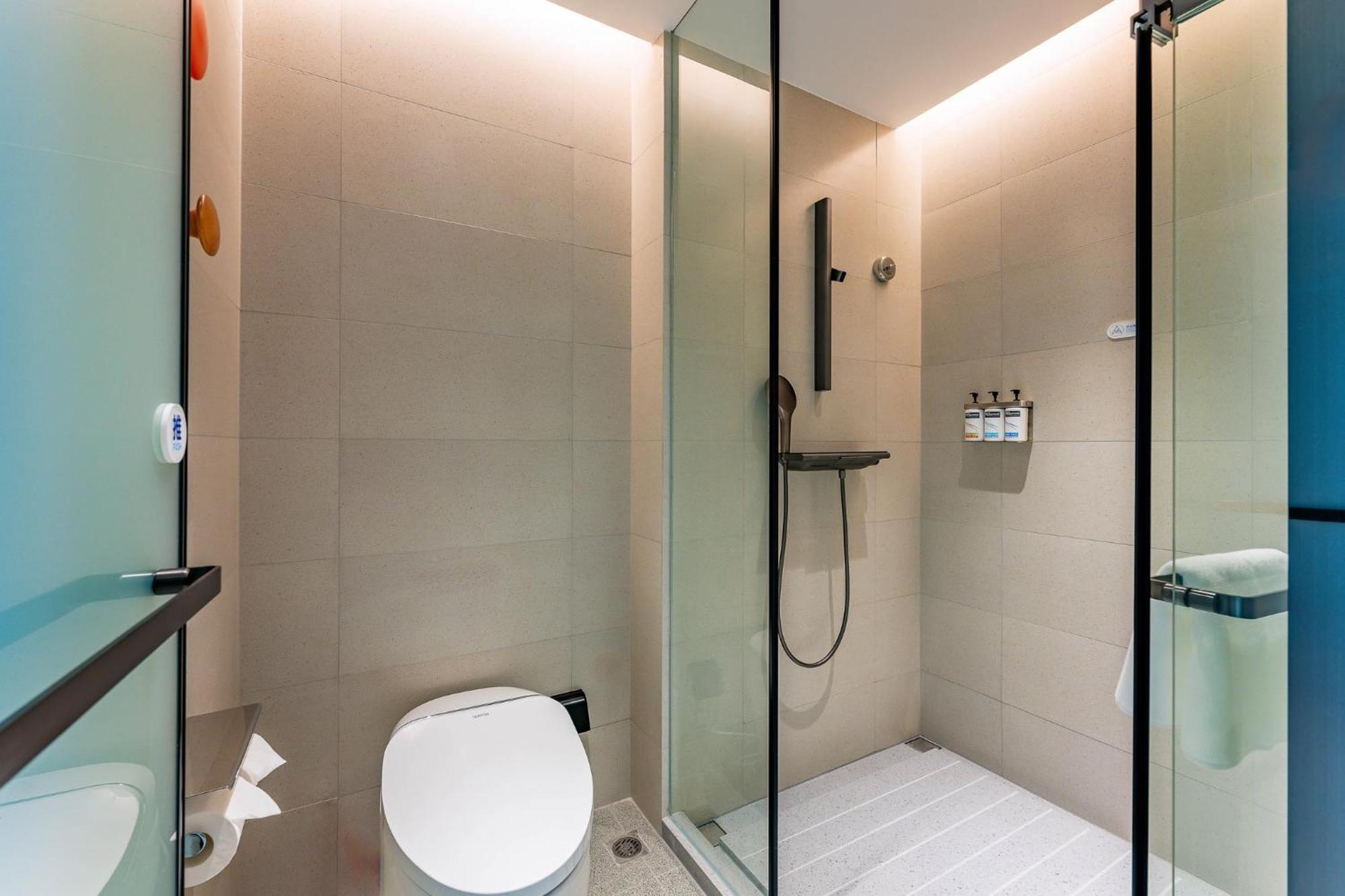 Holiday Inn Express Shanghai Jing'An Temple By Ihg Exterior photo