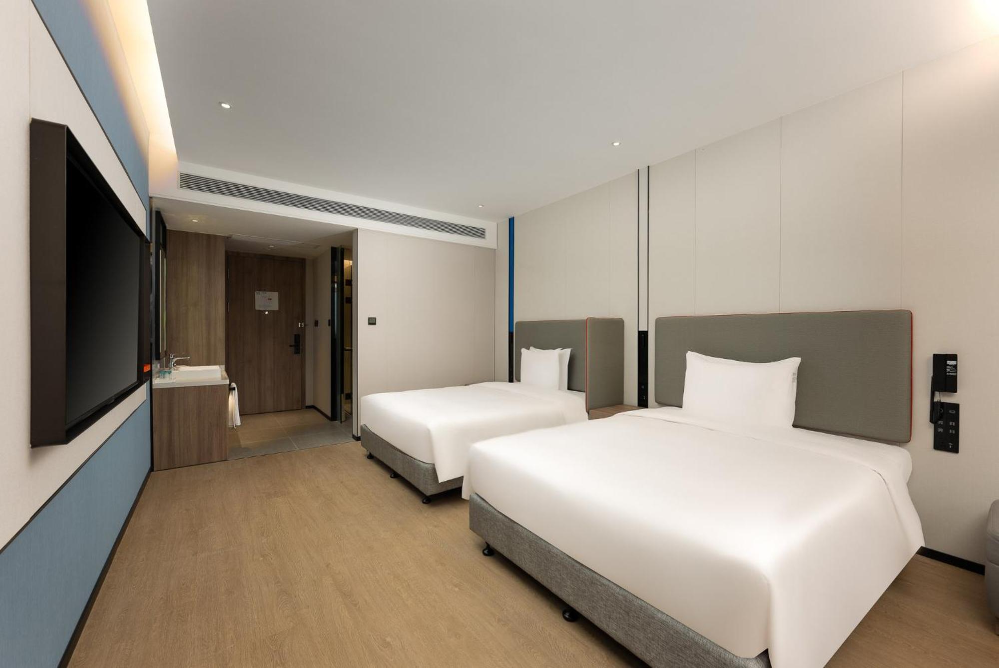Holiday Inn Express Shanghai Jing'An Temple By Ihg Exterior photo